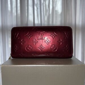 Louis Vuitton Vernis Amarante Patent Leather Zip Around Wallet